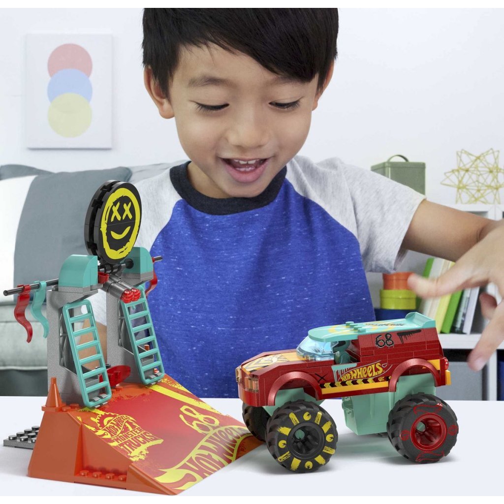 Demo Mega Hot Wheels firmy Mattel Derby Extreme