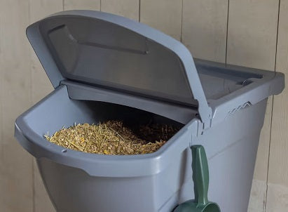 Producten stapelbare voerton met deksel 60l