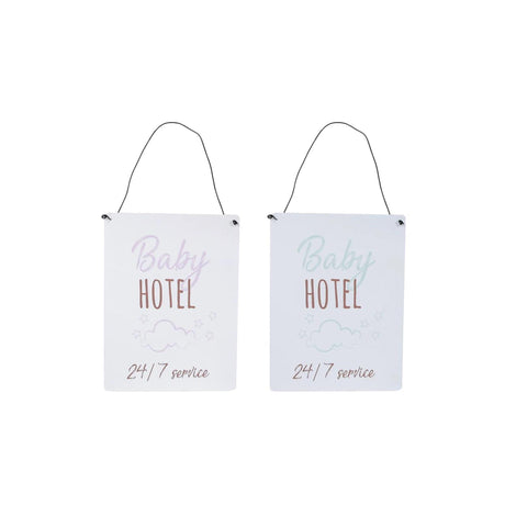 Dekoracja ścienna Baby Hotel w kolorze białym, metalowa 15x20cm