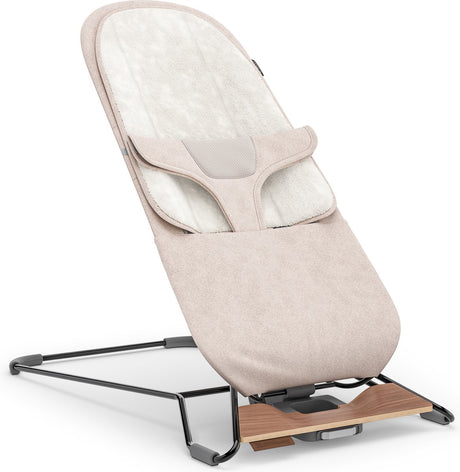 Uppababy - Mira Charlie - fotel bujany - leżaczek - piasek - czarna rama z drewnianą podstawą - niemowlę i małe dziecko - fotel bujany 2 w 1 - relaks