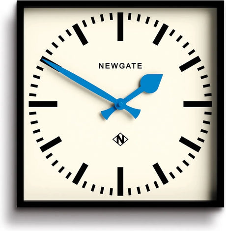 Newgate numer pięć - zegar ścienny - niebieskie wskazówki