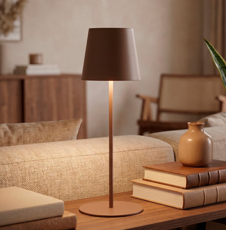 Briloner Kiki – lampa stołowa z możliwością ładowania – możliwość przyciemniania – do wewnątrz i na zewnątrz – regulacja wysokości – ciepłe białe światło – brązowy