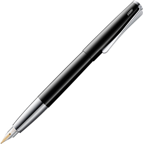 Pióro wieczne Lamy studio premium 068 wykonane ze stali nierdzewnej z wysokiej jakości czarnym lakierem i stalówką z 14-karatowego złota z bardzo cienką (ef), klipsem w kształcie śmigła, w komplecie. t 10 niebieski wkład atramentowy
