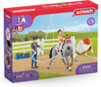 Zestaw figurek Schleich Horse Club Play - zestaw wiosenny Mii - zabawki dla dzieci dla chłopców i dziewcząt - od 5 do 12 lat - 18 części - 42443