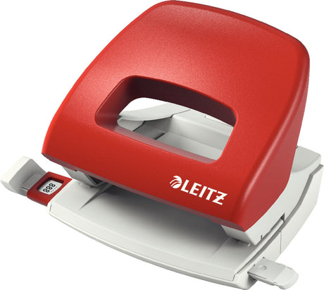 Mały dziurkacz biurkowy Leitz nexxt – dziurkuje do 16 kartek – do teczek i segregatorów – czerwony