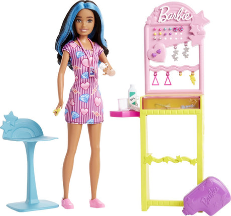 Pierwsza praca Barbie Skipper - przekłuwanie uszu - lalka