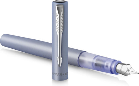 Pióro wieczne Parker Vector XL | metaliczna srebrno-niebieska farba na mosiądzu z chromowanymi detalami | stalówka średnia z niebieskim wkładem | pakowanie prezentów