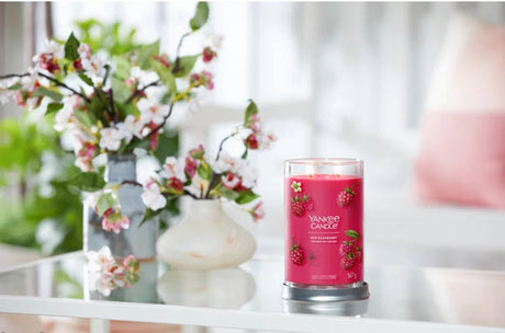 Yankee Candle - czerwona malinowa świeca zapachowa w dużym kubku - 100 godzin palenia - dwa knoty