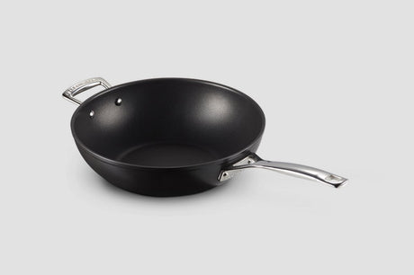 Patelnia wok Le Creuset z uchwytem - les forgées tns - ø 30 cm 4,7 litra - standardowa powłoka nieprzywierająca