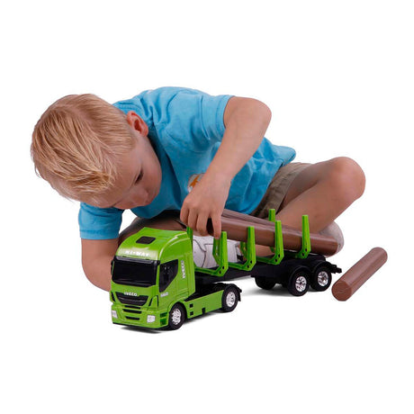 Ciężarówka Cavallino Iveco z pniem drzewa w skali 1:30