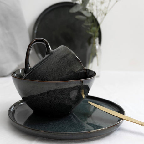 Talerz z różą holenderską o średnicy 21 cm, niebieskie pudełko zawierające 4 sztuki