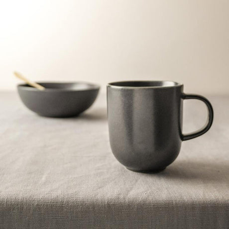 Aksamitny kubek w kolorze holenderskiej róży 390 ml matowej czarnej porcelany 4 sztuki