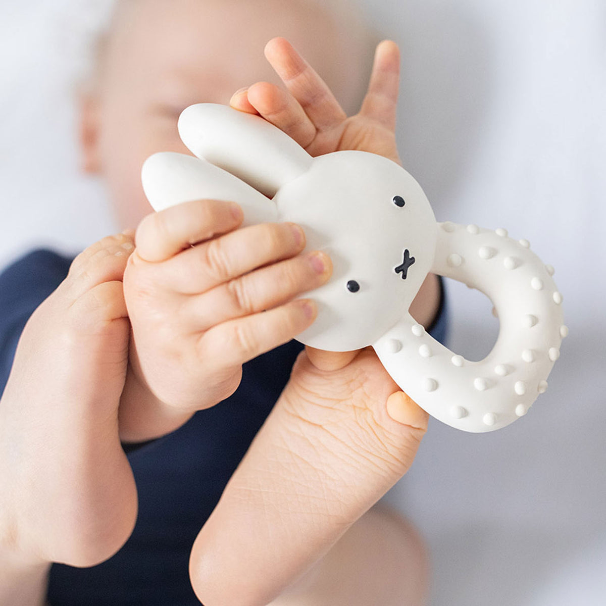 Zabawki Bambolino Gryzaczka Miffy