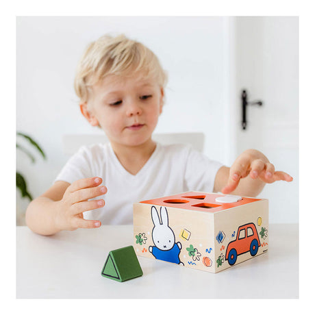 Drewniany sortownik kształtów Bambolino Miffy. 3+