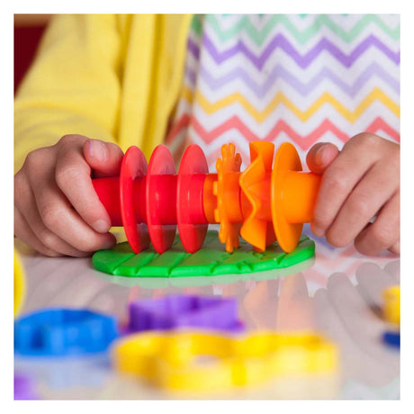 Zestaw narzędzi do zabawy Hasbro zawierający +30 części i 10 glinianych garnków