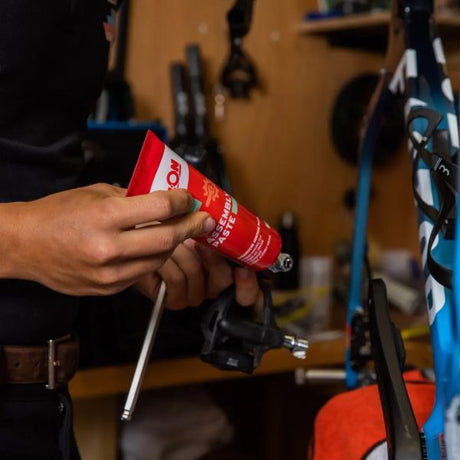 Montagepasta Tube Cyklon 150 ml