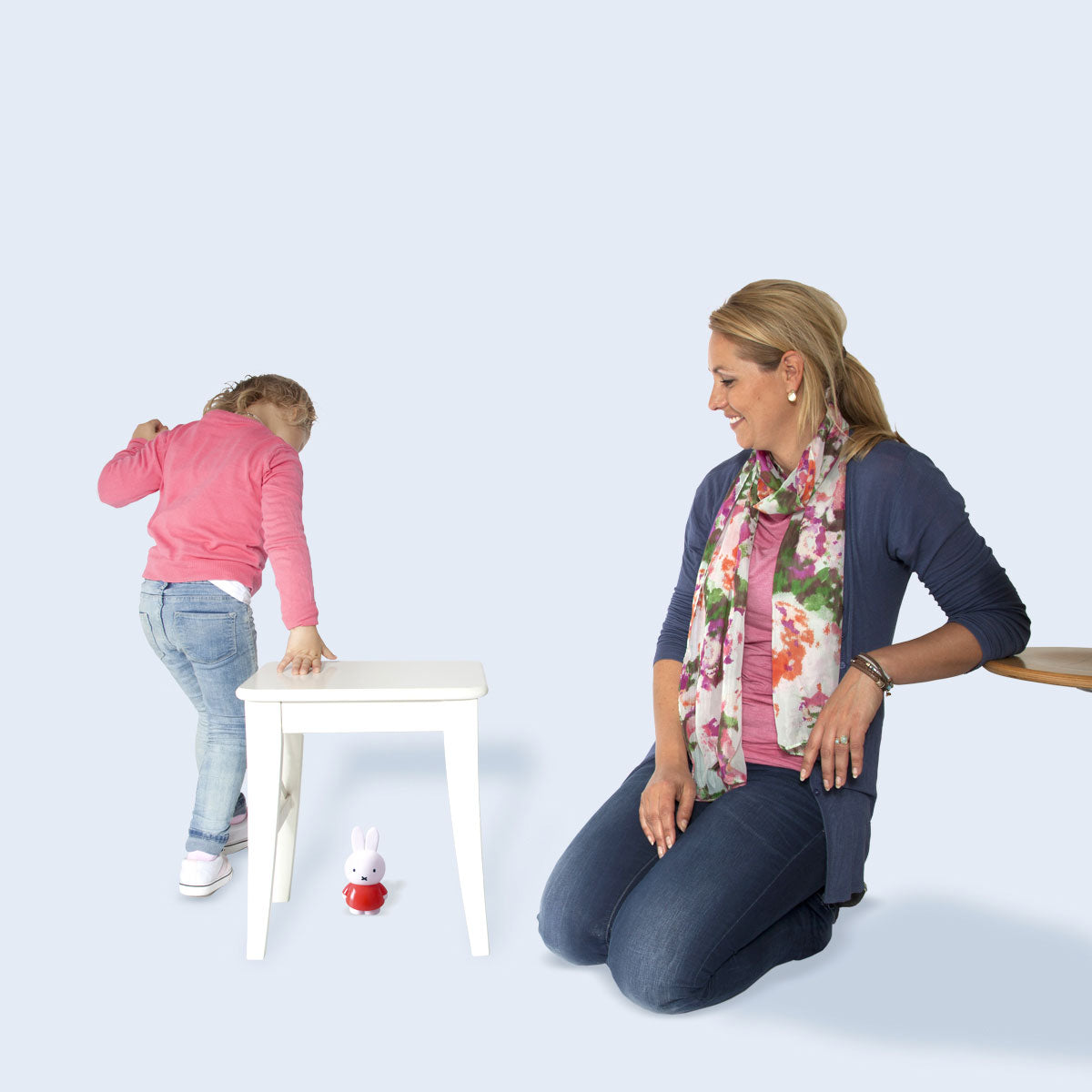Gry tożsamościowe Miffy w chowanego