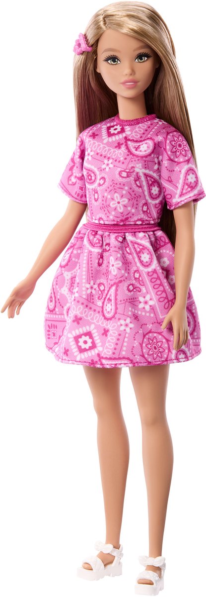 W stylu fashionistek Barbie - lalka z różową spódniczką paisley i blond włosami
