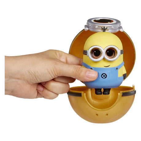 Kupa śmiechu. niespodzianka! Lol. niespodzianka uwielbia minionki