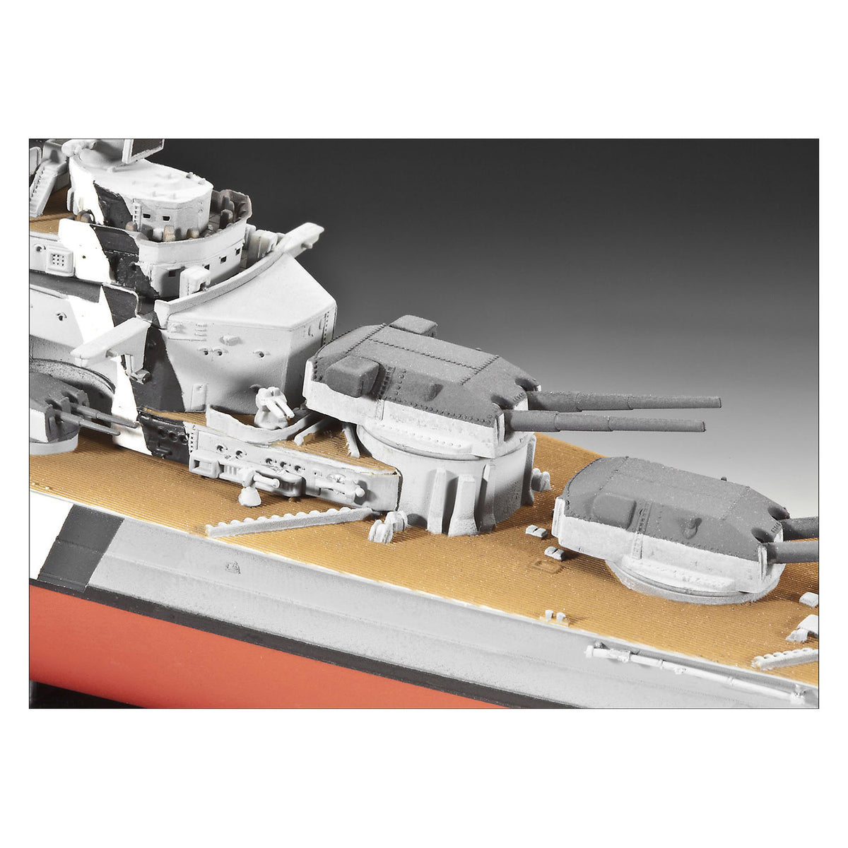Pancernik Revell Bismarck – 1:700