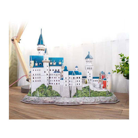 Zestaw do budowania puzzli 3D firmy Revell Zamek Neuschwanstein - 121 elementów.
