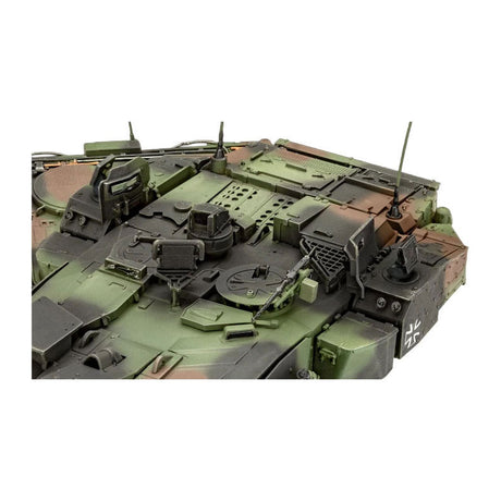 Zestaw do modelowania firmy Revell - lampart 2a7a1 1:35 - 250 szt.