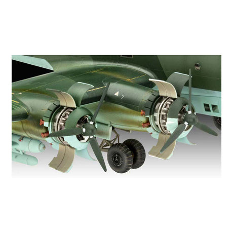 Zestaw do sklejania Revell - focke-wulf fw 200 c-5 c-8 condor 1:72 - 240 szt.