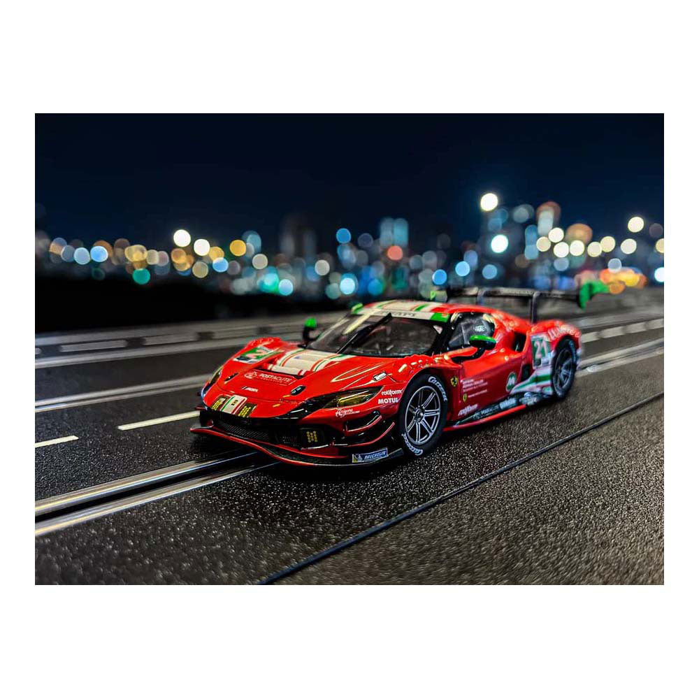 Carrera Evolution Ferrari 296 GT3 „na korsie, nr 21” - 1:32