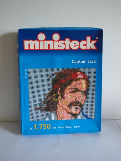 Ministeck - kurtka kapitana 1750 sztuk