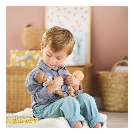 Corolle laleczka bobas mini calin królik brązowe oczy 20cm - lalka dla dzieci.