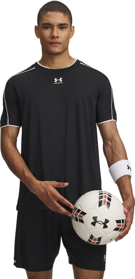 Męska koszulka sportowa Under Armour ua m challenger train ss-blk w kolorze czarno-białym