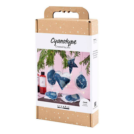 Firma Creativ https: www.cchobby.nl hobbyset-cyanotype-christmas-decorations-blue-silver-1-box