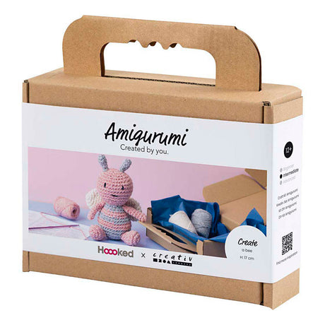 Firma Creativ https: www.cchobby.nl hobbyset-amigurumi-honeybee-pastelcolors-1-box