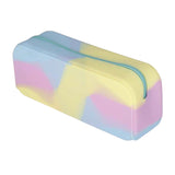 Piórnik w pastelowych kolorach