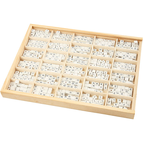 Firma Creativ https: www.cchobby.nl letterbeads-a-z-en-blanco-size-8x8-mm-holesize-3-mm-white-750-div-1-doos