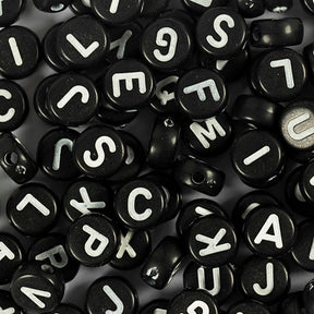 Https: www.cchobby.nl koraliki z literami-a-o-d-7-mm-rozmiar dziurki-1-2-mm-czarny-165-gr-1-pudełko