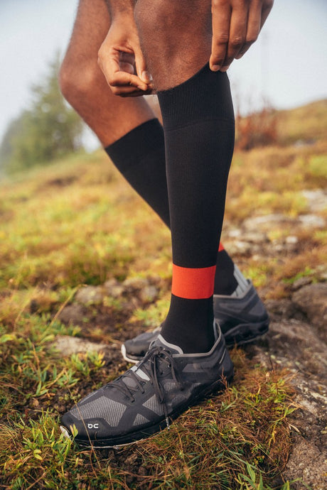 Falke ru kompresyjne, energetyczne, kompresyjne, przeciwpotne, oddychające, szybkoschnące skarpety sportowe męskie, białe - rozmiar 39-42 w3