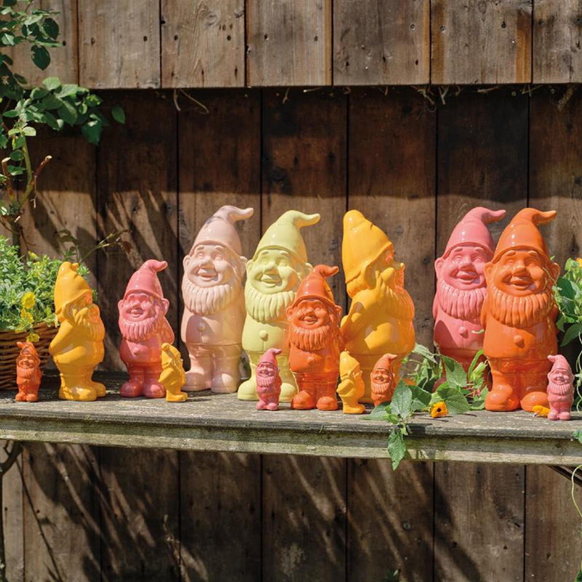 Ceramiczny krasnal ogrodowy Decoris wys. 35cm
