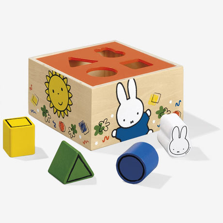 Drewniany sortownik kształtów Bambolino Miffy. 3+