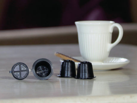 Ekspres do kawy Nespresso Ecopad Coffeeduck4n w kolorze czarnym