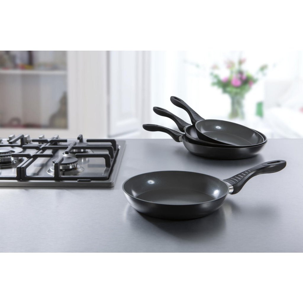 BK BK Easy Basic Patelnia ceramiczna 20 cm czarna