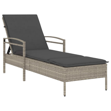 Vidaxl ligbed met kussen 63x200x81 cm poly rattan lichtgrijs