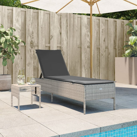 Vidaxl ligbed met tafel en kussen poly rattan lichtgrijs