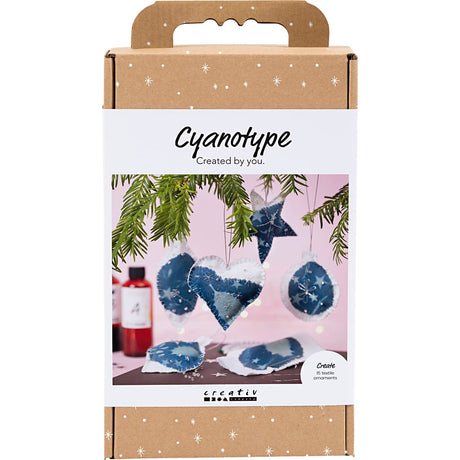 Firma Creativ https: www.cchobby.nl hobbyset-cyanotype-christmas-decorations-blue-silver-1-box