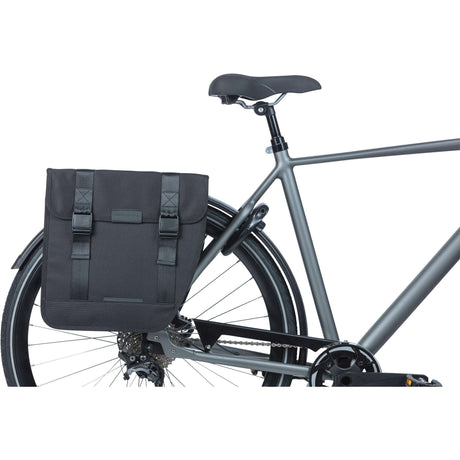 Basil Tour podwójna torba rowerowa Czarna 35L