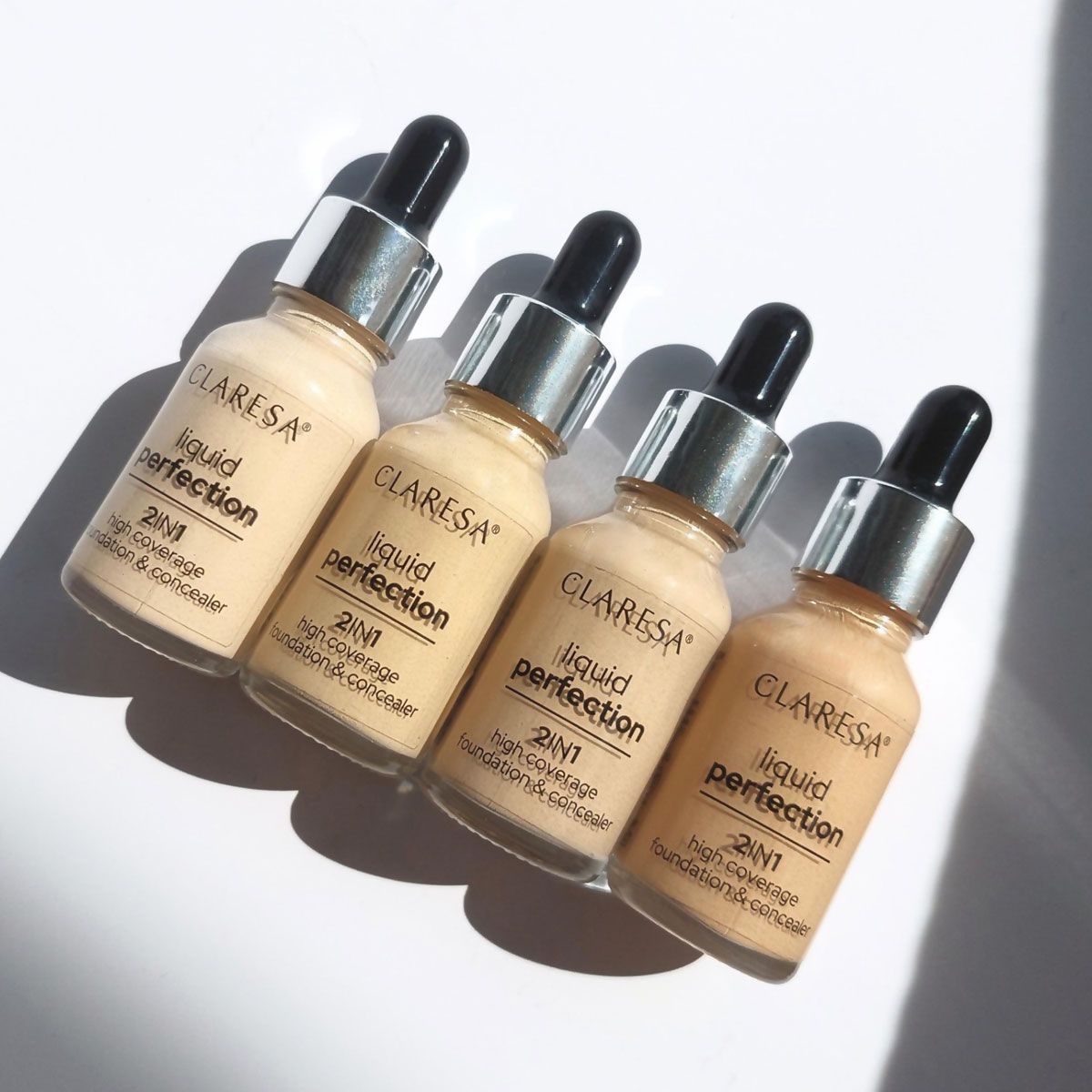 Korektor i podkład Claresa Liquid Perfect 2 w 1 104 nude 18gr.