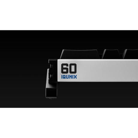 Klawiatura do gier z przełącznikiem magnetycznym Iqunix ez60 (czarna, układ amerykański (qwerty), gateron magnetyczny jade pro, 60%, rgb, klawisze pbt z podwójnym strzałem)