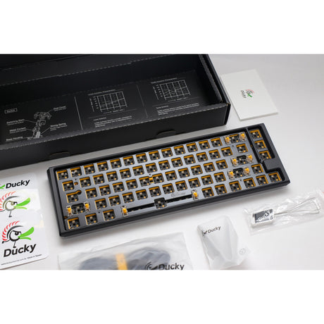 Ducky one 3 sf ansi układ barebone klawiatura mechaniczna rgb (czarna, układ us (qwerty), 65%, diody rgb, hot swap, barebone)