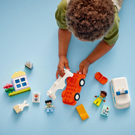 LEGO Duplo Town 10447 Ambulans z kierowcą