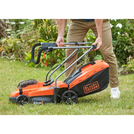Kosiarka Black+decker bcmw3318l2-qw 2x 18 V (pomarańczowo-czarna, akumulator 2x 18 V 2,5 Ah i ładowarka w zestawie)